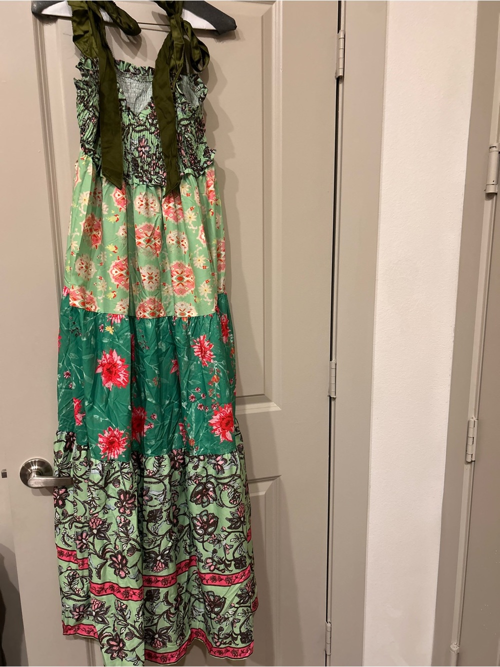 Source Unknown Green Floral Maxi Dress with Pink Accents - Picture 1 of 3